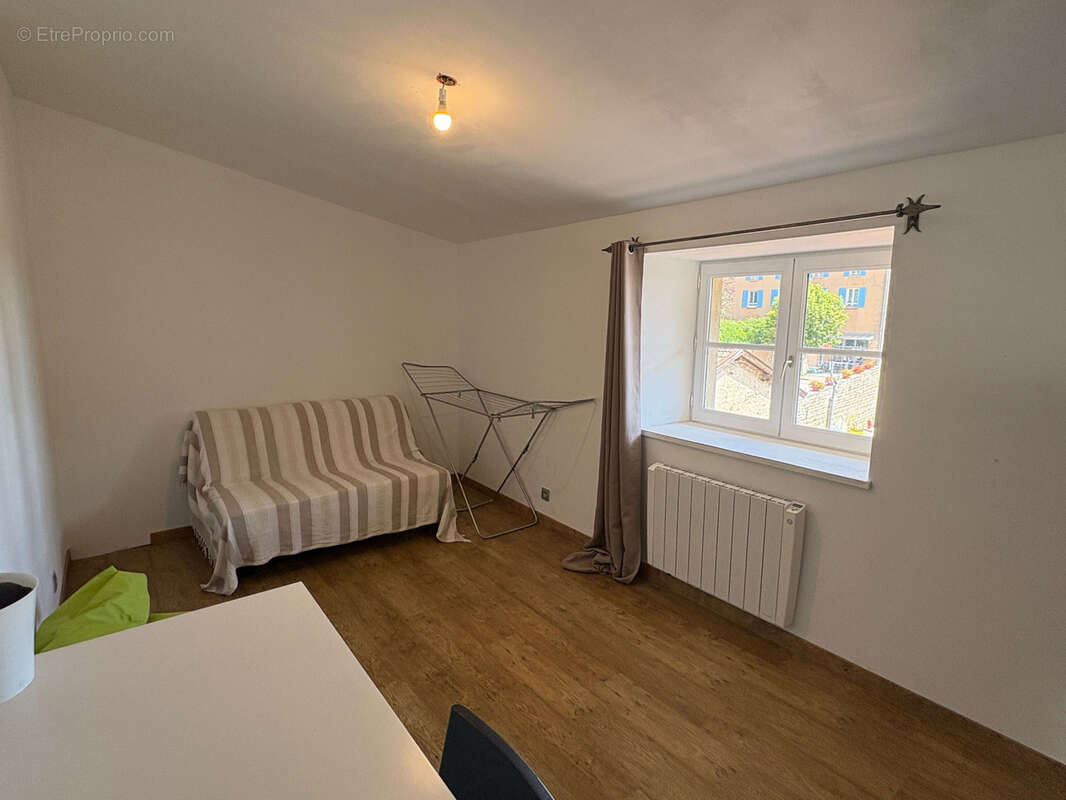 Appartement à VAUX-EN-BEAUJOLAIS