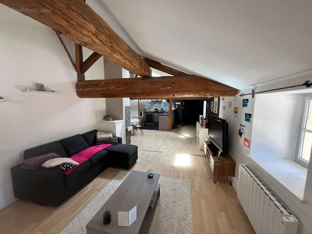 Appartement à VAUX-EN-BEAUJOLAIS