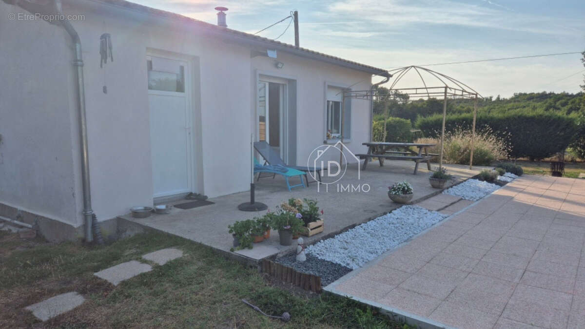 Maison à CHAMADELLE