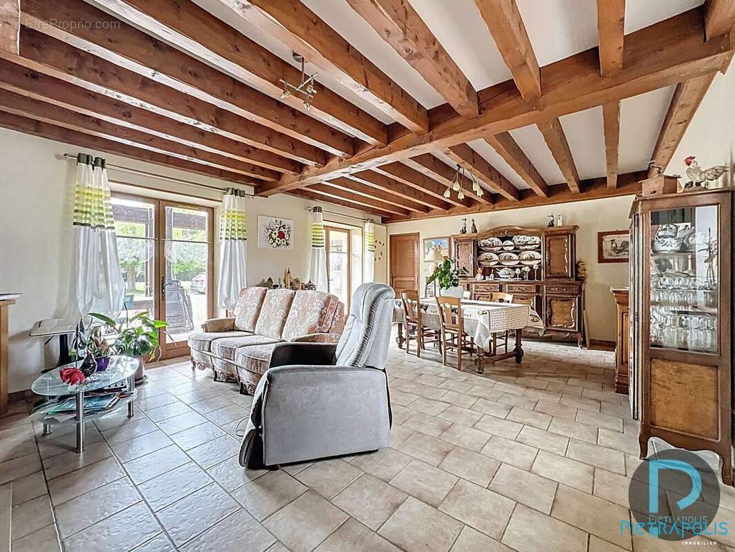 Maison à SAINT-CYR-SUR-MENTHON