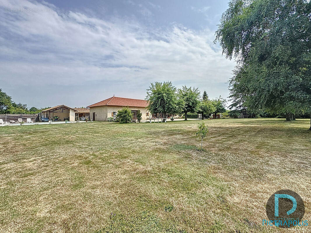 Maison à SAINT-CYR-SUR-MENTHON