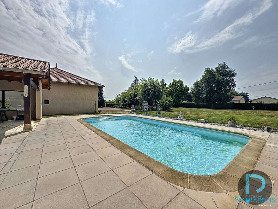 Maison à SAINT-CYR-SUR-MENTHON