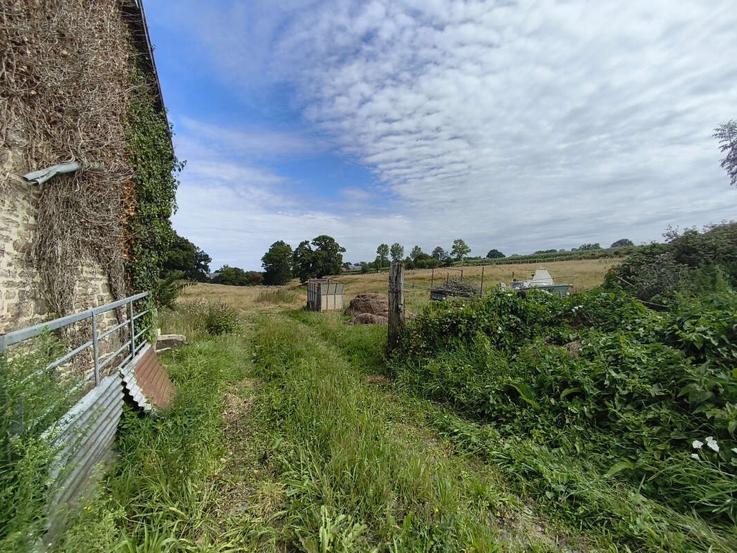 Maison à SAINT-SAUVEUR-LA-POMMERAYE