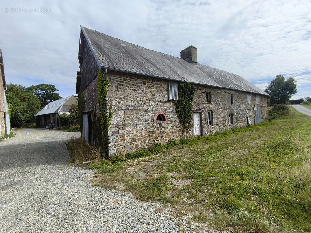 Maison à SAINT-SAUVEUR-LA-POMMERAYE