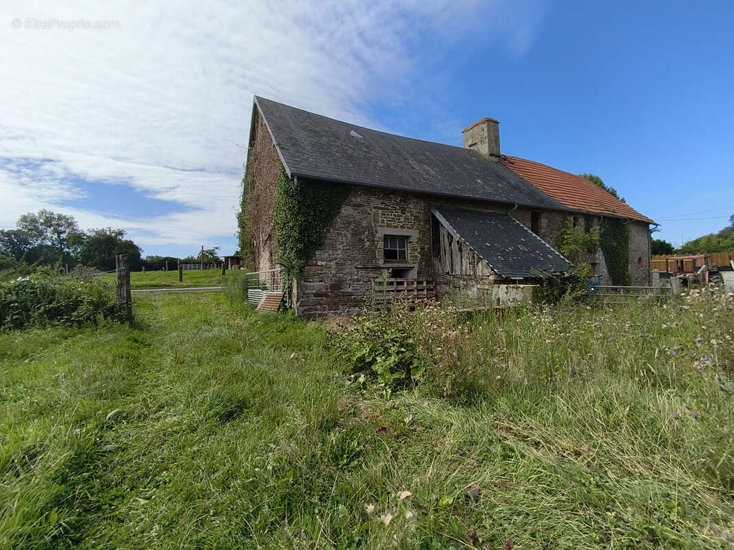 Maison à SAINT-SAUVEUR-LA-POMMERAYE