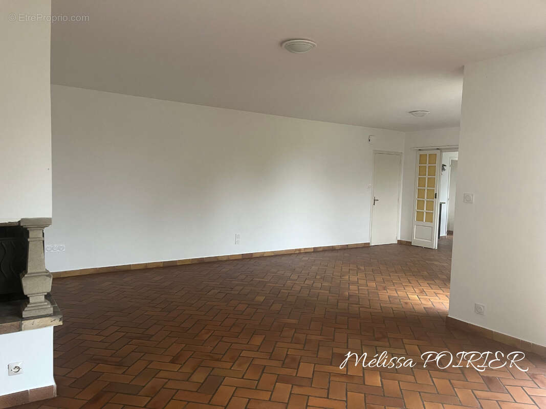 Maison à MORTAGNE-SUR-SEVRE