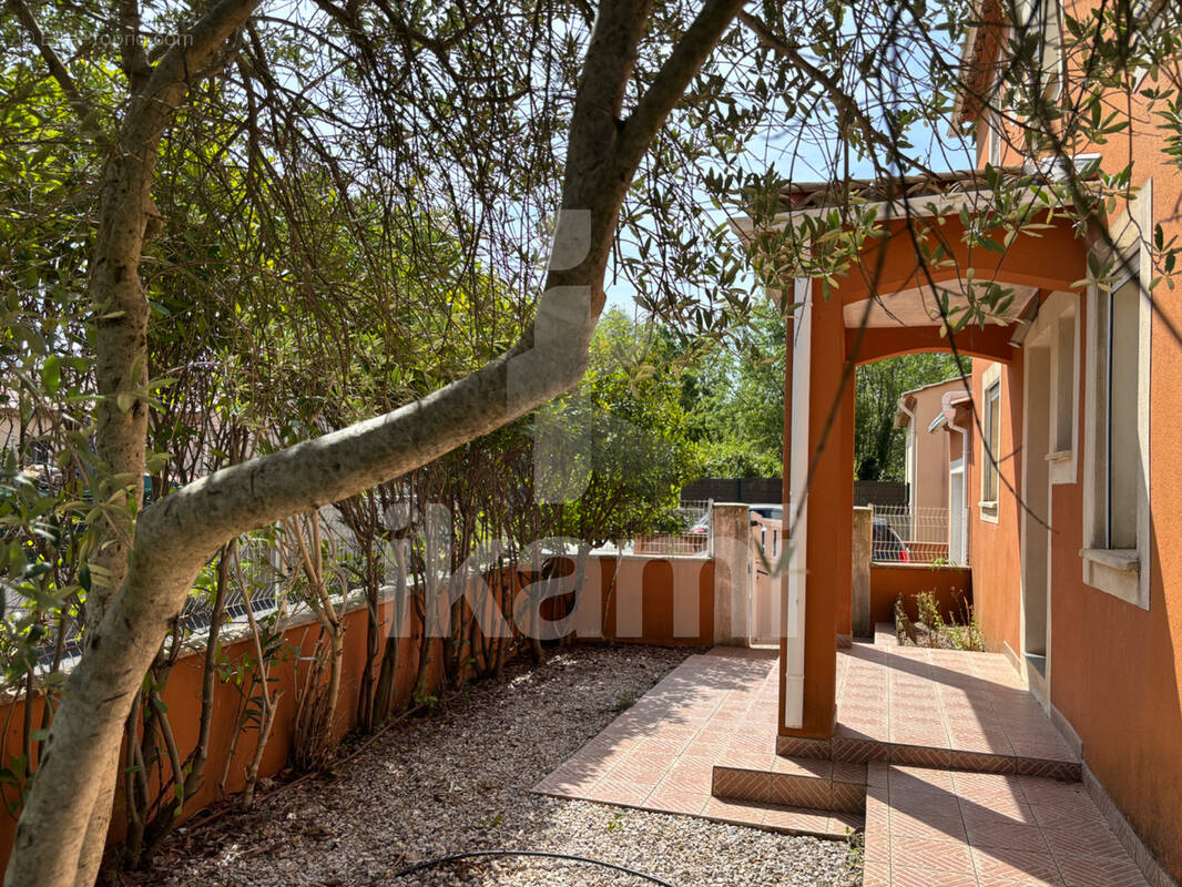 Maison à SAINT-BAUZILLE-DE-PUTOIS