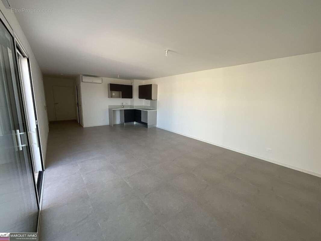 Appartement à SAUVIAN