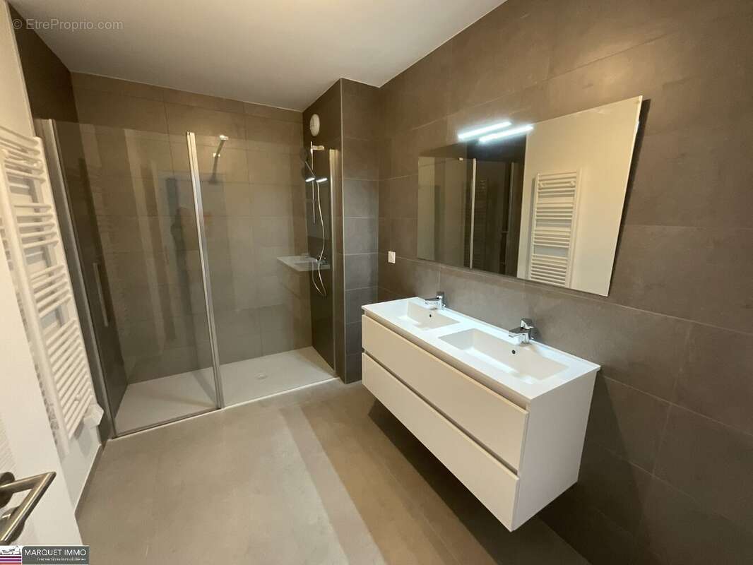 Appartement à SAUVIAN