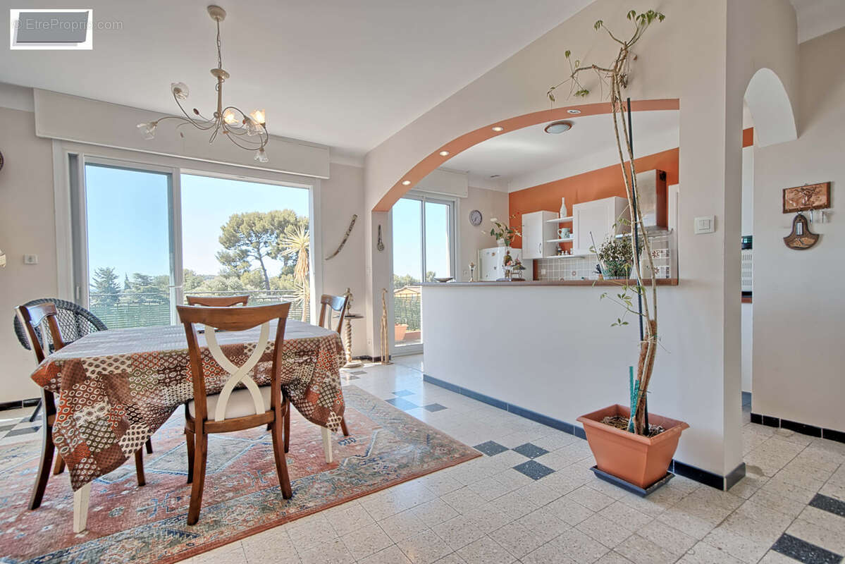 Maison à LA VALETTE-DU-VAR