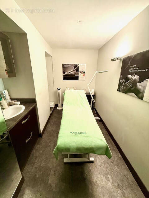 Commerce à SAINT-GENIS-POUILLY