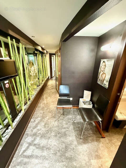 Commerce à SAINT-GENIS-POUILLY