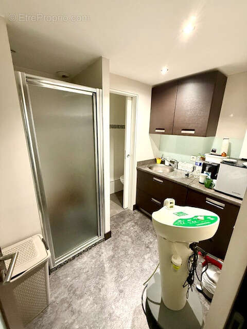 Commerce à SAINT-GENIS-POUILLY