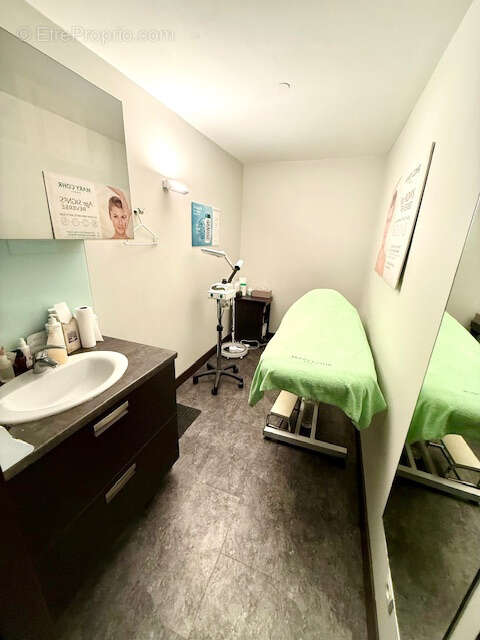 Commerce à SAINT-GENIS-POUILLY