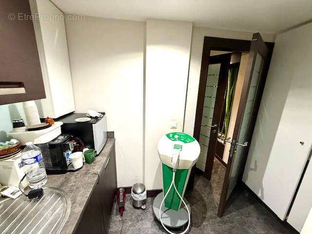 Commerce à SAINT-GENIS-POUILLY