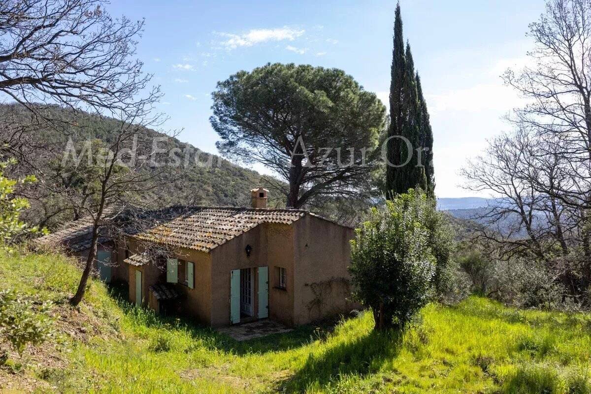 Maison à LA GARDE-FREINET