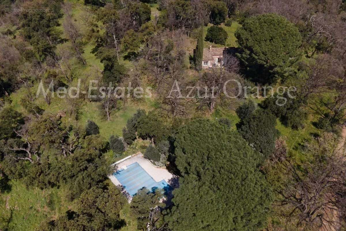 Maison à LA GARDE-FREINET