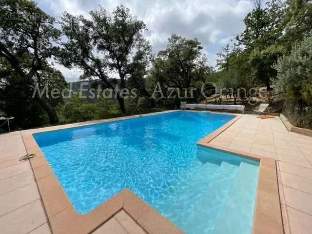 Maison à LA GARDE-FREINET