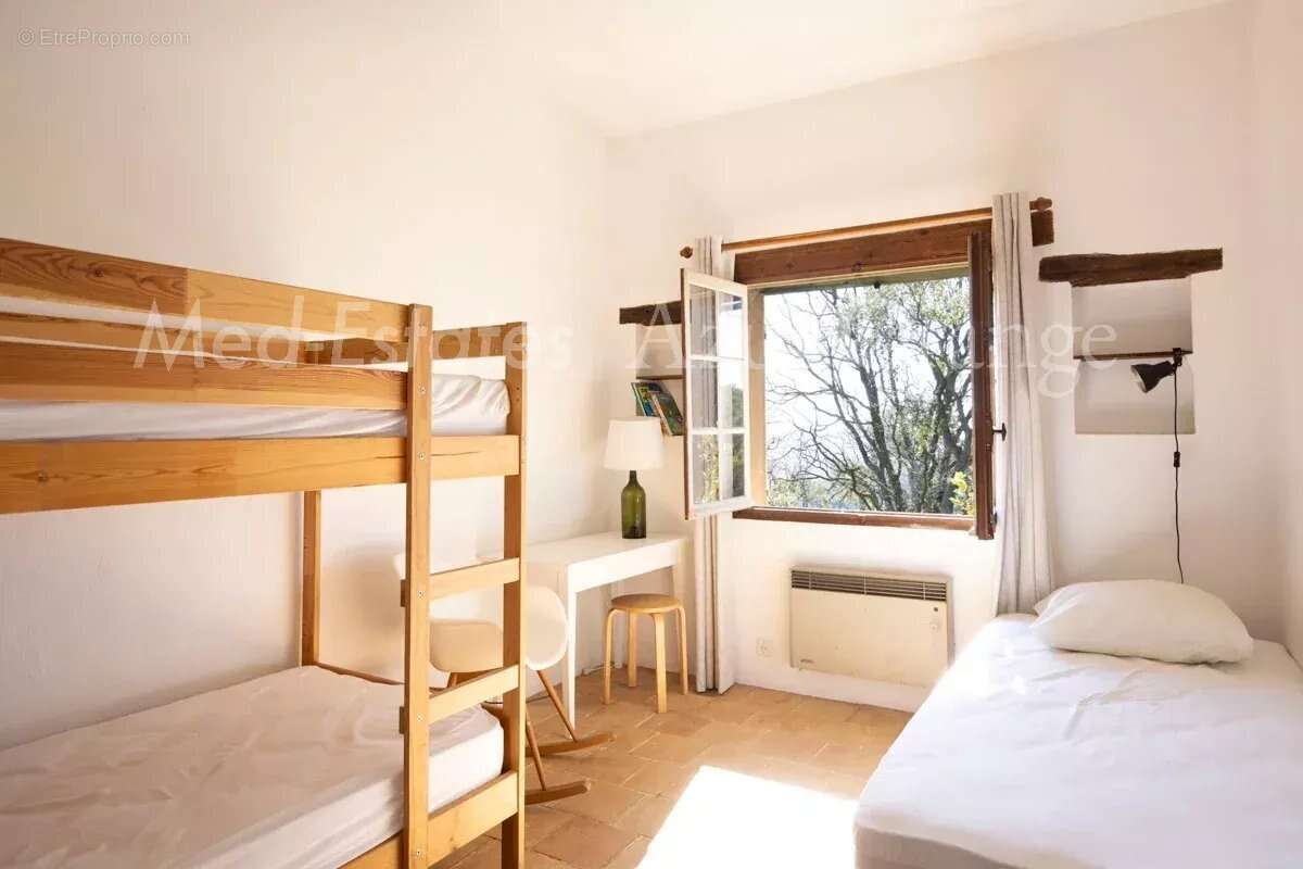 Maison à LA GARDE-FREINET