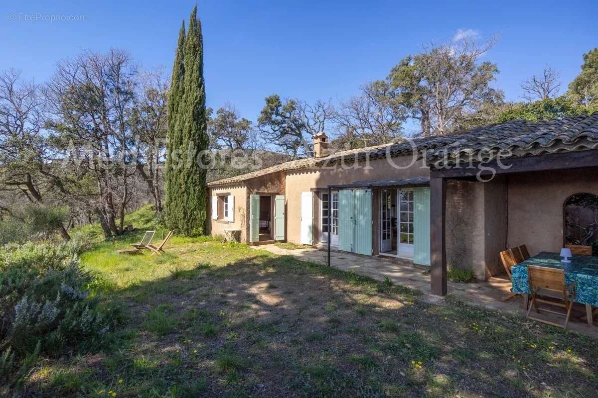 Maison à LA GARDE-FREINET