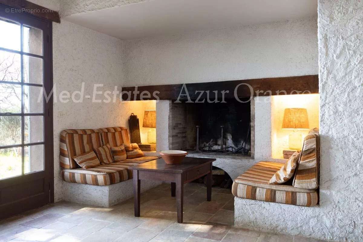 Maison à LA GARDE-FREINET