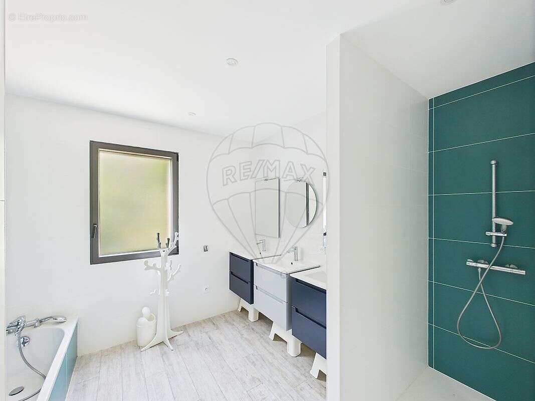 Maison à LES MATHES