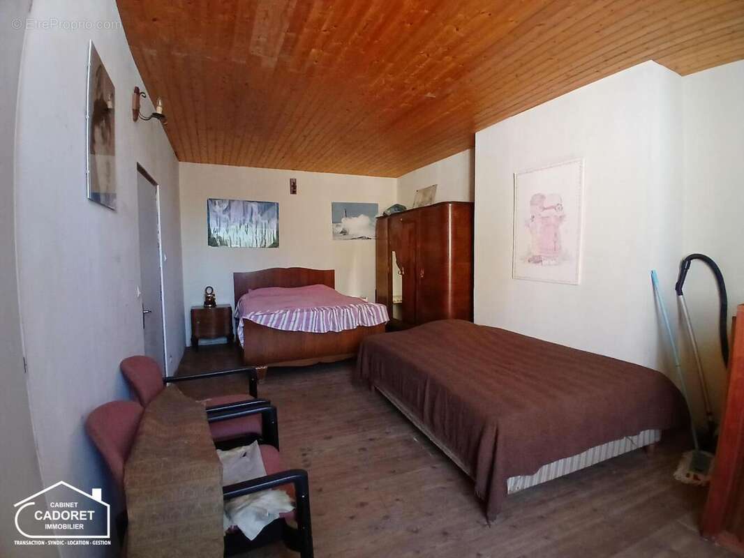   - Maison à PAIMBOEUF