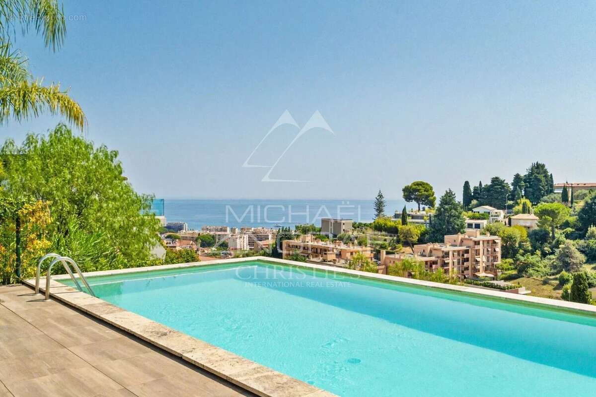 Appartement à ROQUEBRUNE-CAP-MARTIN