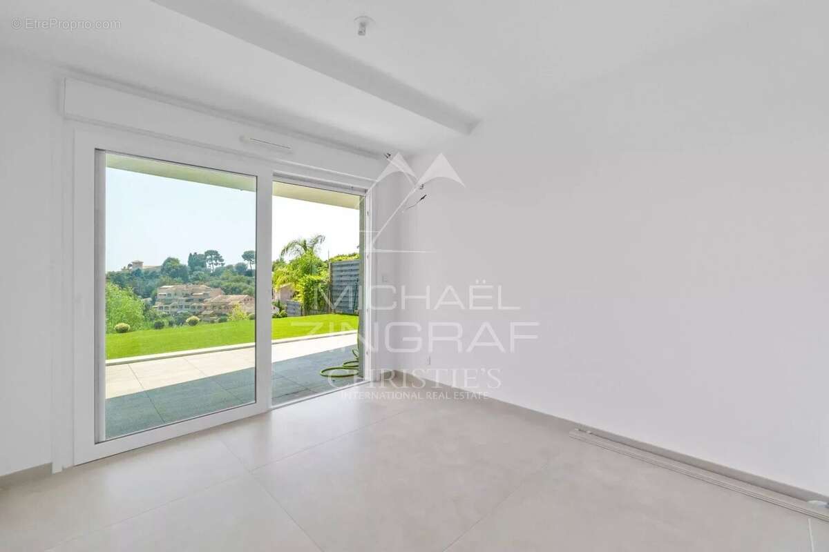 Appartement à ROQUEBRUNE-CAP-MARTIN