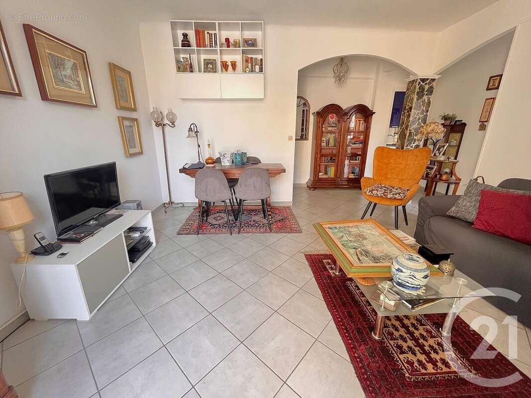 Appartement à ROQUEBRUNE-CAP-MARTIN
