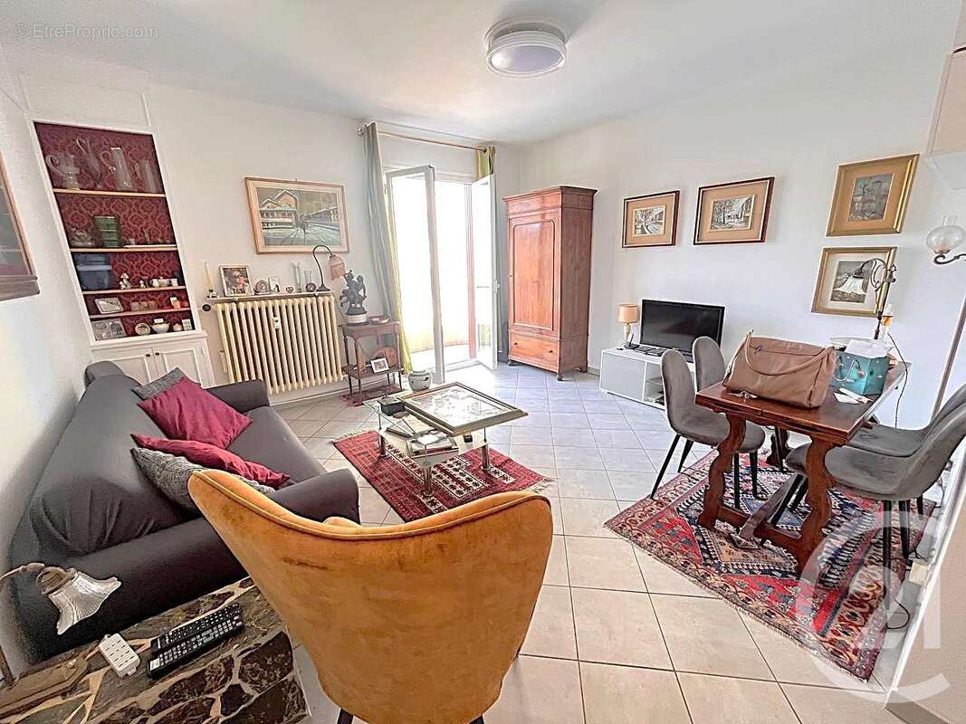 Appartement à ROQUEBRUNE-CAP-MARTIN