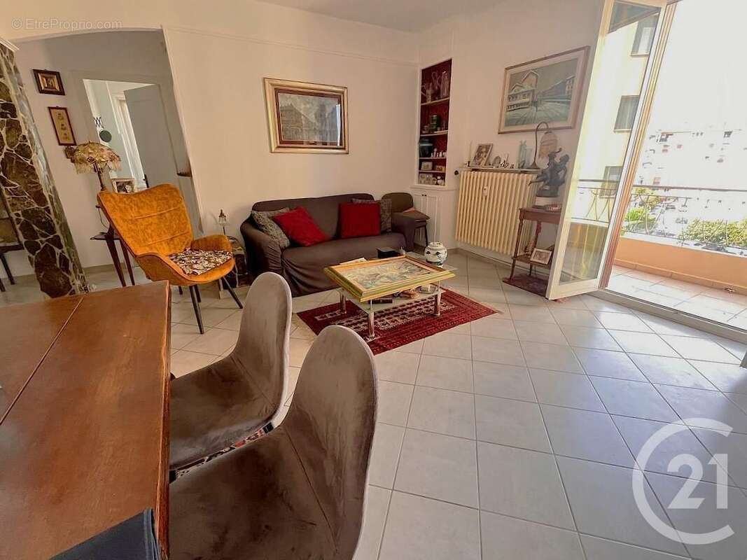 Appartement à ROQUEBRUNE-CAP-MARTIN
