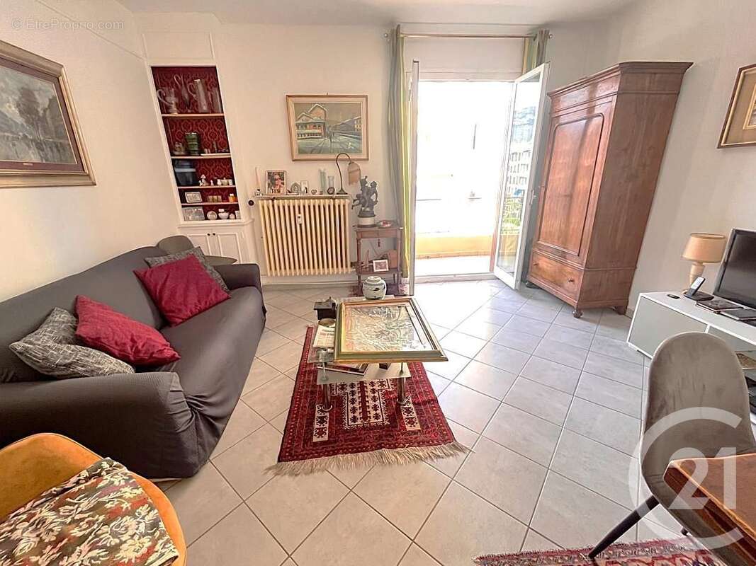 Appartement à ROQUEBRUNE-CAP-MARTIN