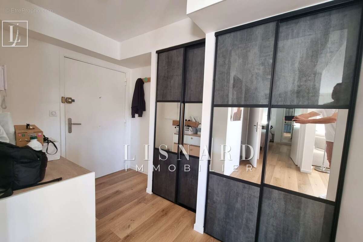 Appartement à VALLAURIS