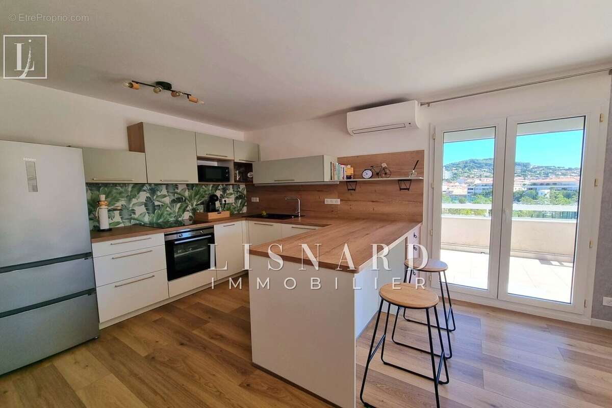 Appartement à VALLAURIS