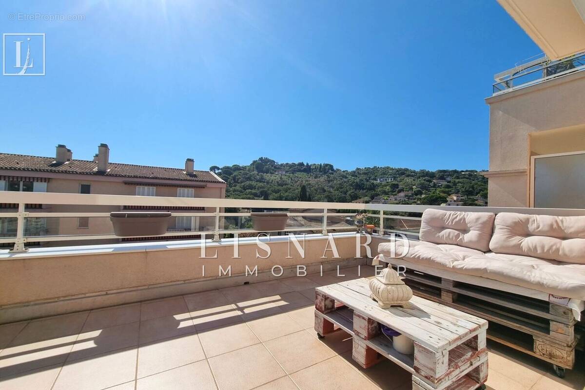 Appartement à VALLAURIS