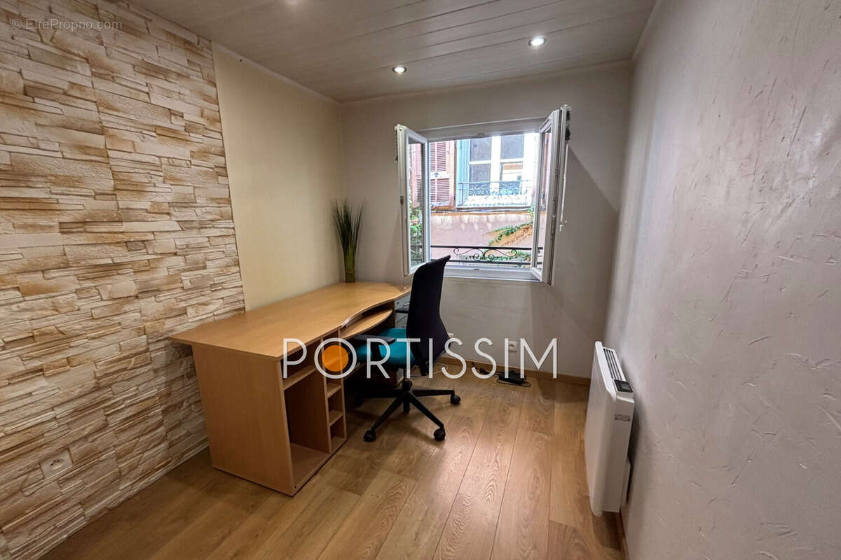 Maison à SAINT-LAURENT-DU-VAR