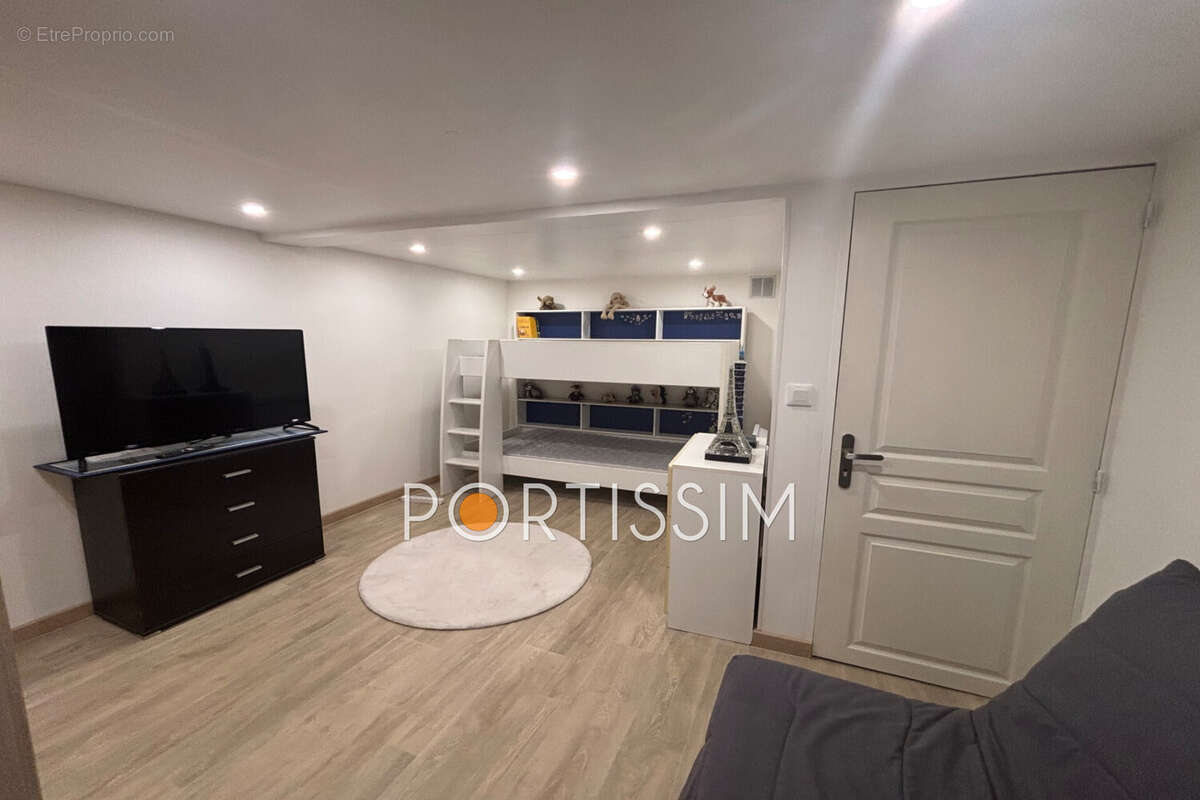 Maison à SAINT-LAURENT-DU-VAR