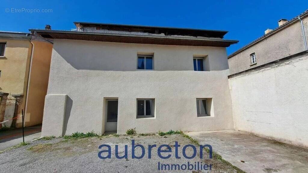 Appartement à SAINT-ETIENNE-DE-SAINT-GEOIRS