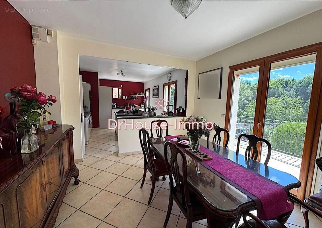 Maison à VAUX-SUR-SEINE