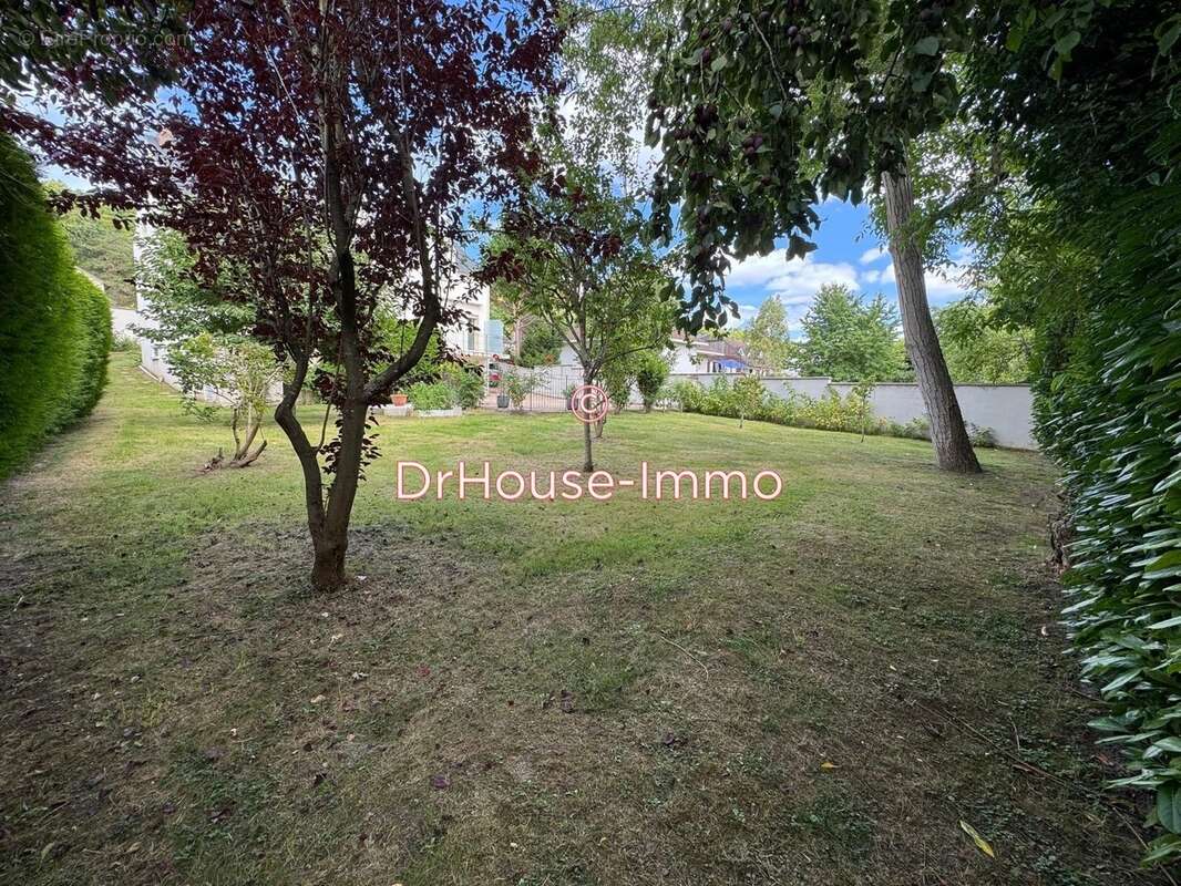 Maison à VAUX-SUR-SEINE