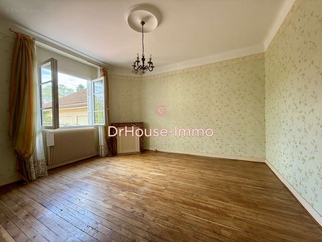 Maison à SAINT-ASTIER