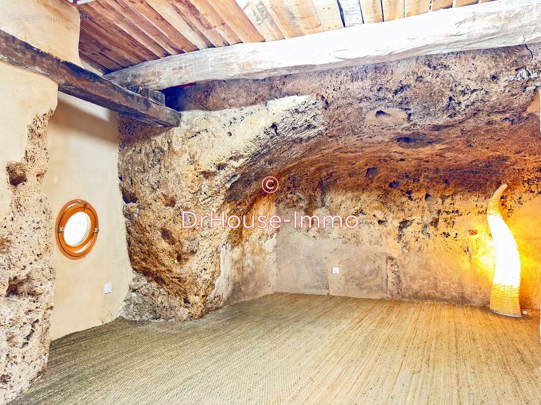 Appartement à COTIGNAC