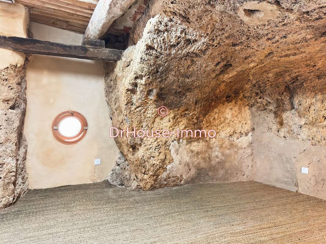 Appartement à COTIGNAC