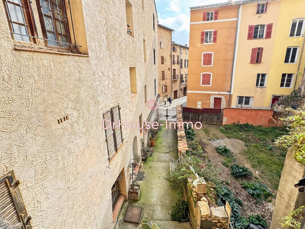 Appartement à COTIGNAC