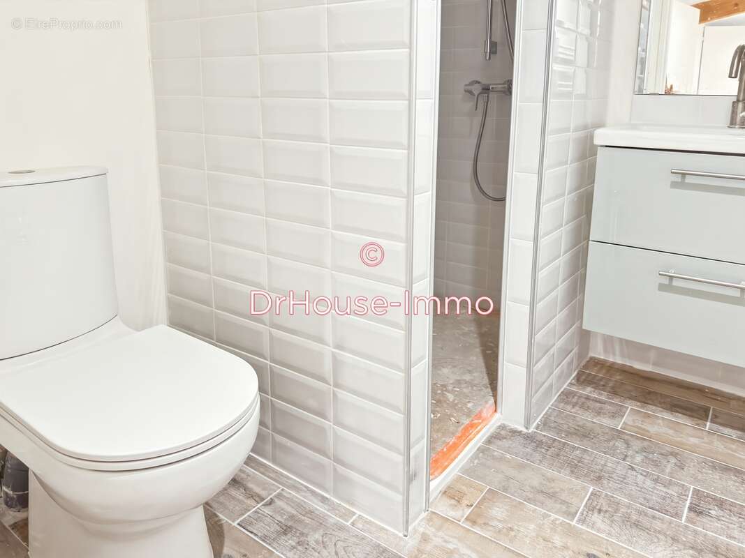 Appartement à COTIGNAC