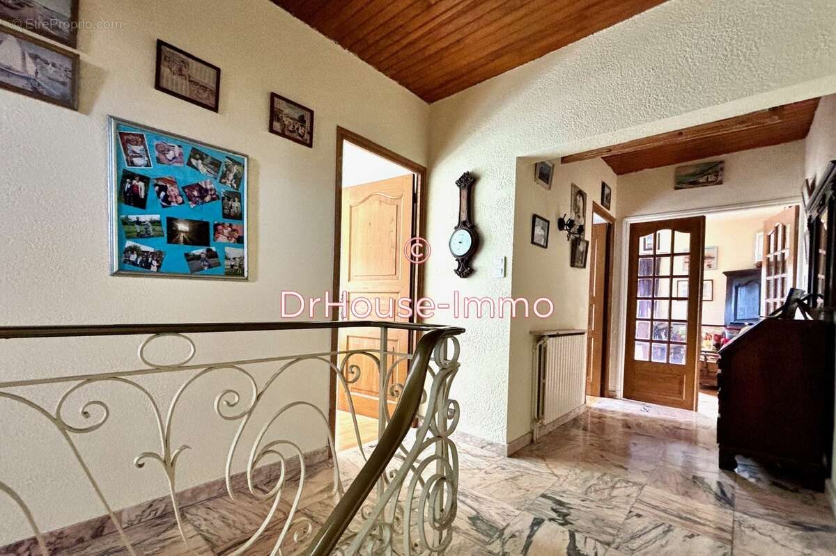 Maison à SAINT-MARTIN-DE-VILLEREGLAN