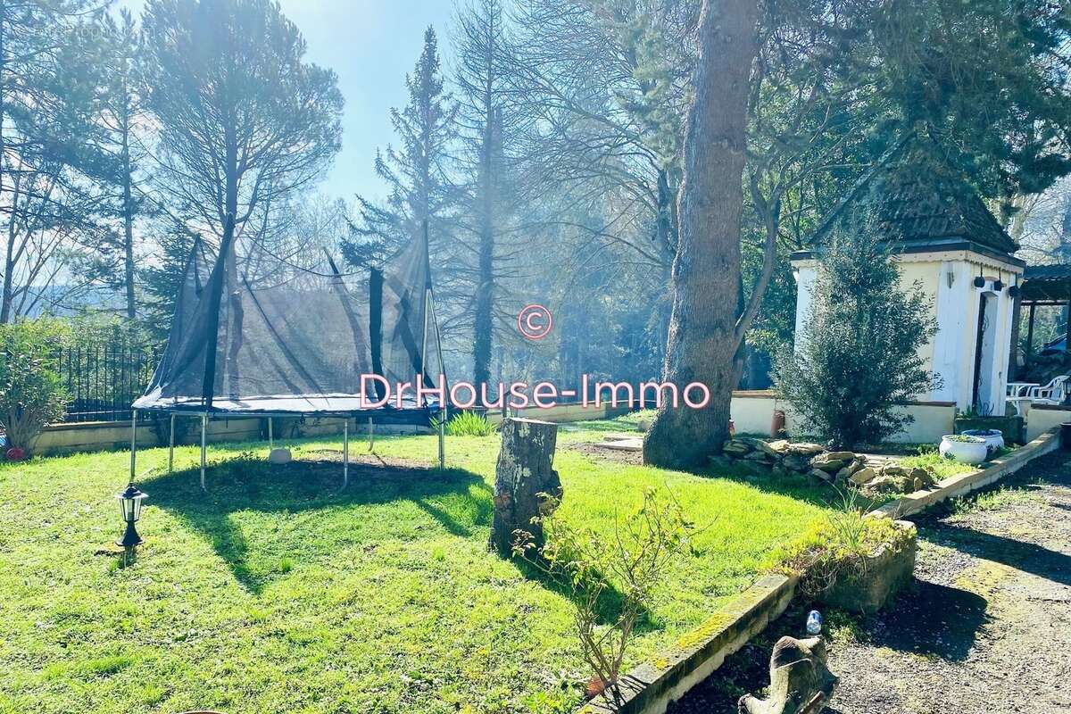 Maison à SAINT-MARTIN-DE-VILLEREGLAN