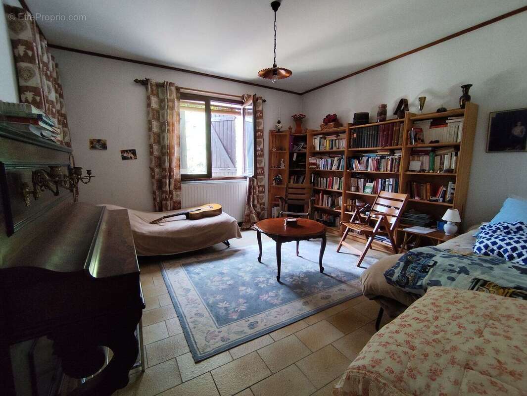 Photo 6 - Maison à SAINT-GENIS-LES-OLLIERES