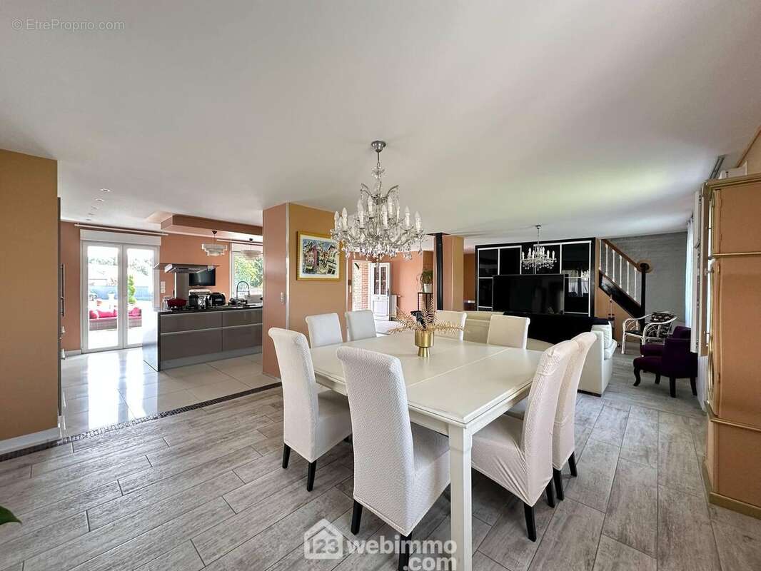 Alliant ambiance cosy et accueillante - Maison à CRECY-SUR-SERRE